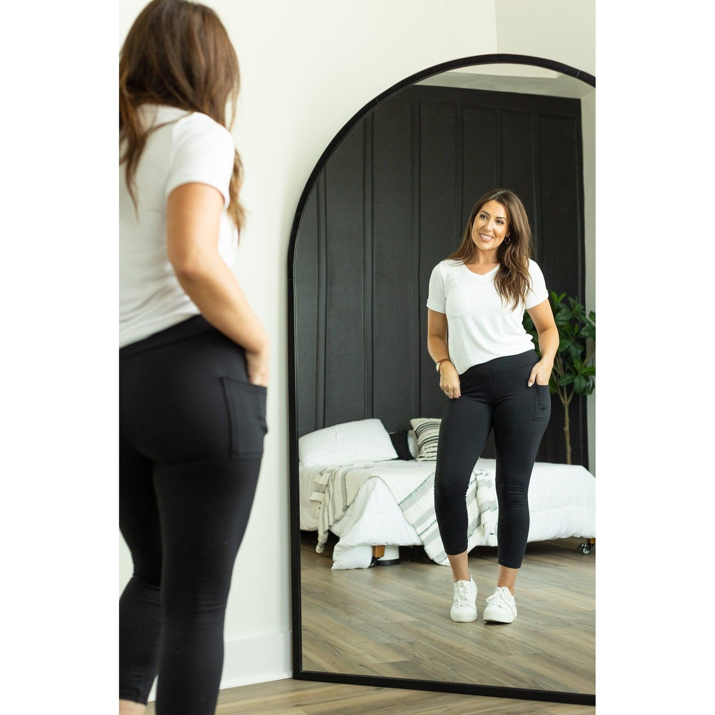 Ready to Ship | Crossover Black Pocket CAPRI Leggings