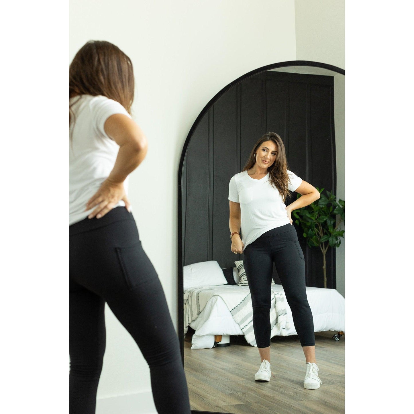 Ready to Ship | Crossover Black Pocket CAPRI Leggings