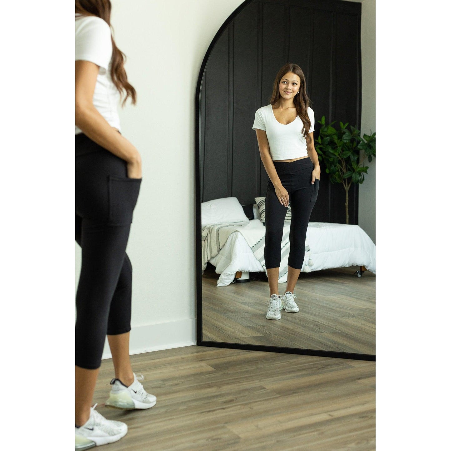 Ready to Ship | Crossover Black Pocket CAPRI Leggings