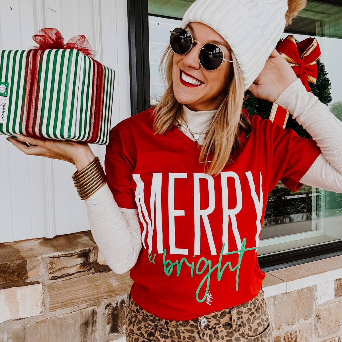 🌲❤️Merry & Bright❤️🌲
 v neck