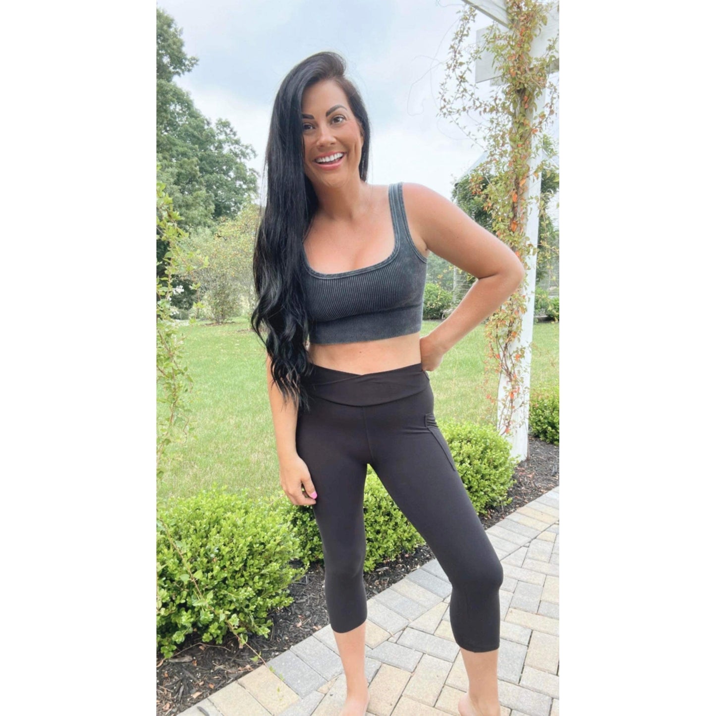 Ready to Ship | Crossover Black Pocket CAPRI Leggings